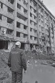 Rakieta, która spadła w pobliżu hotelu, uszkodziła sieci wodociągową, elektryczną i światłowodową.